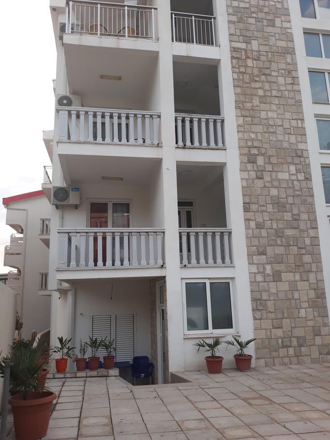 Apartments Aza Dobra Voda Exteriör bild